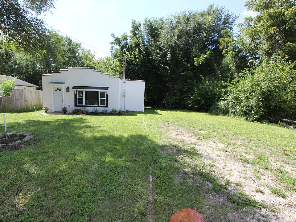 103 Atwood Ave