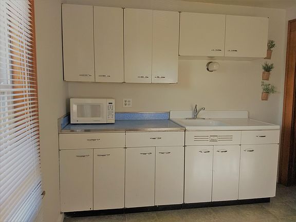 4th image of 4821 Underwood Ave APT 4