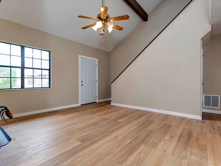 4444 S Robberson Ave — Photo 12