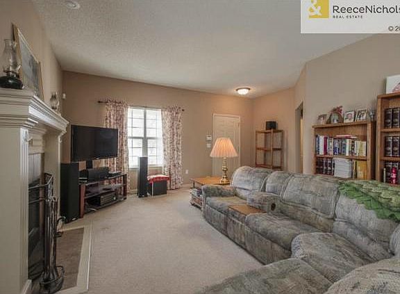 Spacious bright living room