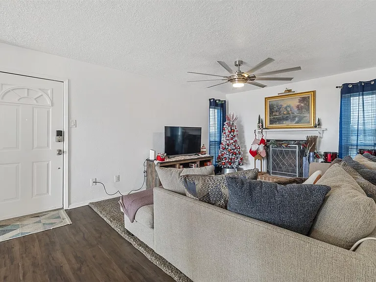 7600 Emmett F Lowry Expy #1102 — Photo 3