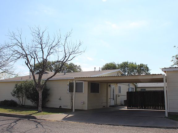 4th image of 901 Childress St