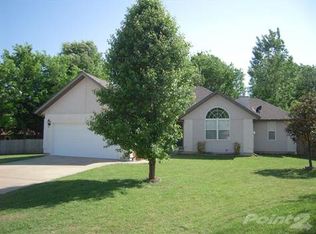3879 S Sunrise Ave, Springfield, MO 65807