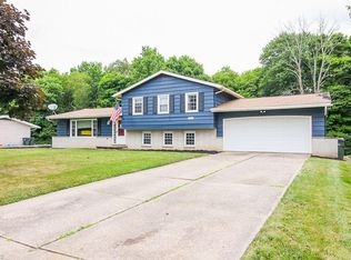 549 Brookpark Dr, Cuyahoga Falls, OH 44223