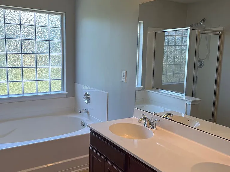 5064 Ballantine Dr — Photo 11