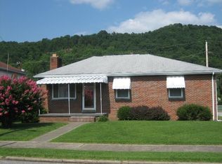 709 Washington Ave, Nitro, WV 25143