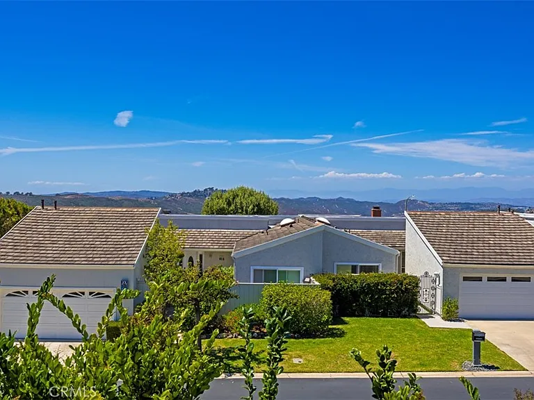 22821 Mariano Dr — Photo 57