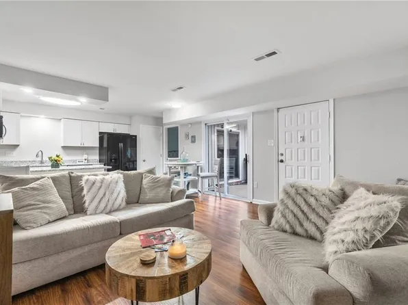 623 Ocean Lakes Dr, Virginia Beach, VA 23454