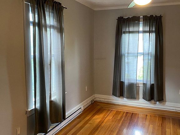 2nd image of 120 Vinton St #3