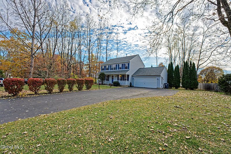 4th image of 9 Dandelion Drive