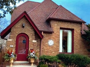 4970 N Diversey Blvd, Whitefish Bay, WI 53217