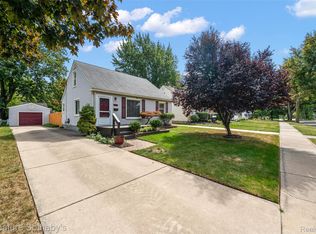 2400 Bacon Ave, Berkley, MI 48072