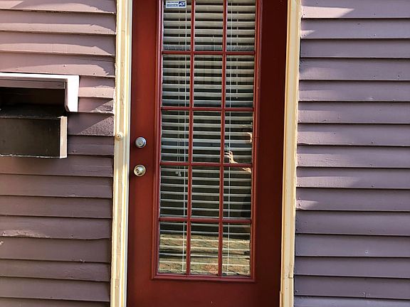 Side entrance along driveway
