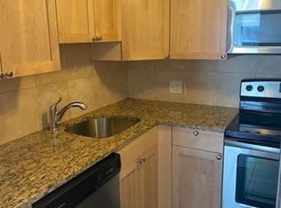 524 Putnam Ave APT 4, Cambridge, MA 02139