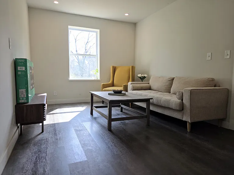 3212 Castle Ave #A — Photo 2