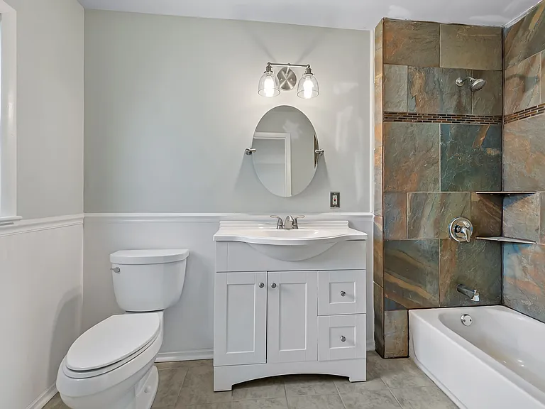 530 Highland Dr — Photo 5