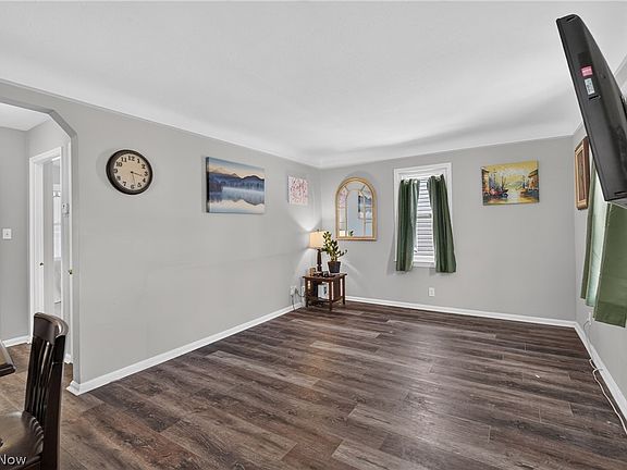 4th image of 14215 Tabor Ave