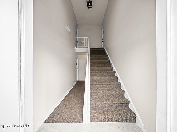 3rd image of 913 S Colonial Ct APT C