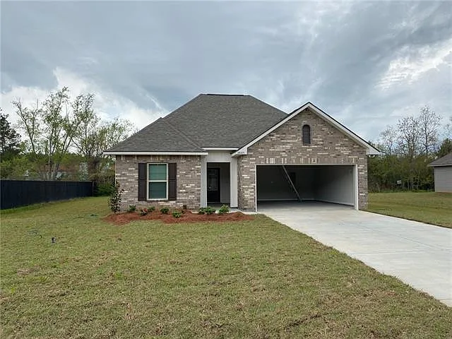 39071 Fairfield Dr — Photo 1