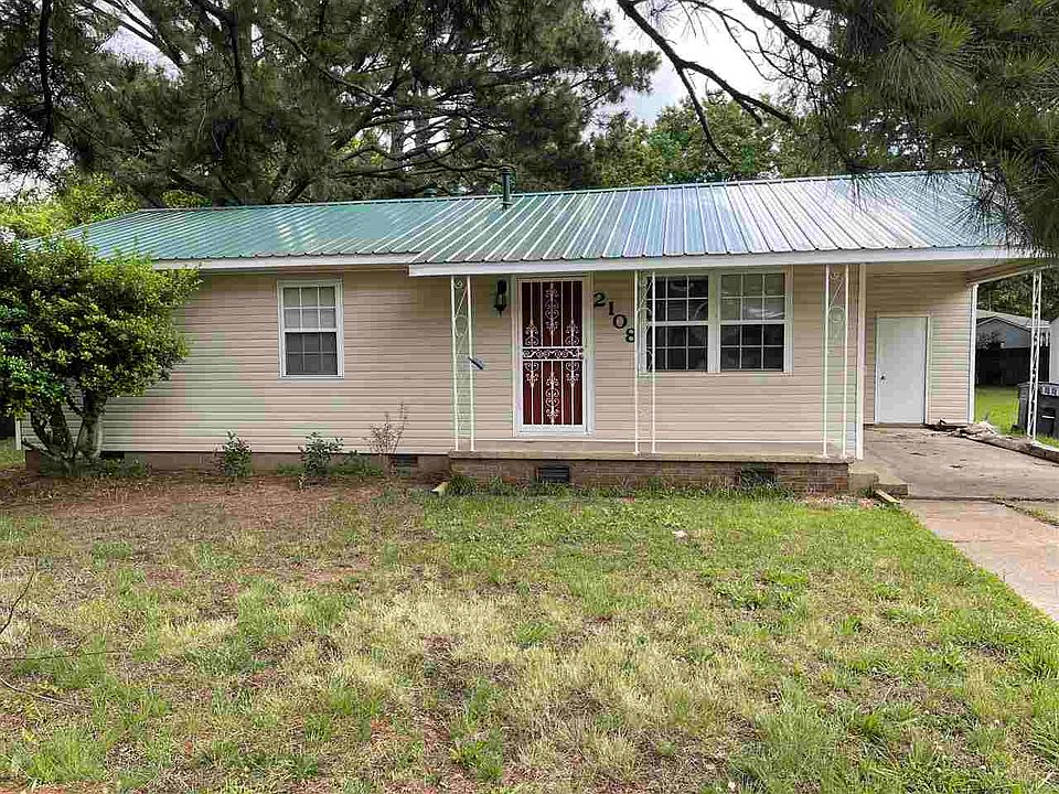 2nd image of 2108 Brazos St
