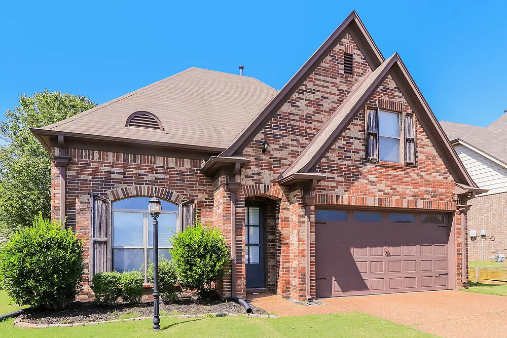 4 bed, 2.5 bath, 2100 sqft, $2,100 — Photo 4