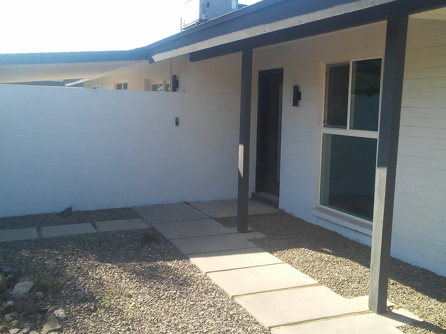 8 bed, 1900 sqft, $1,200 — Photo 2