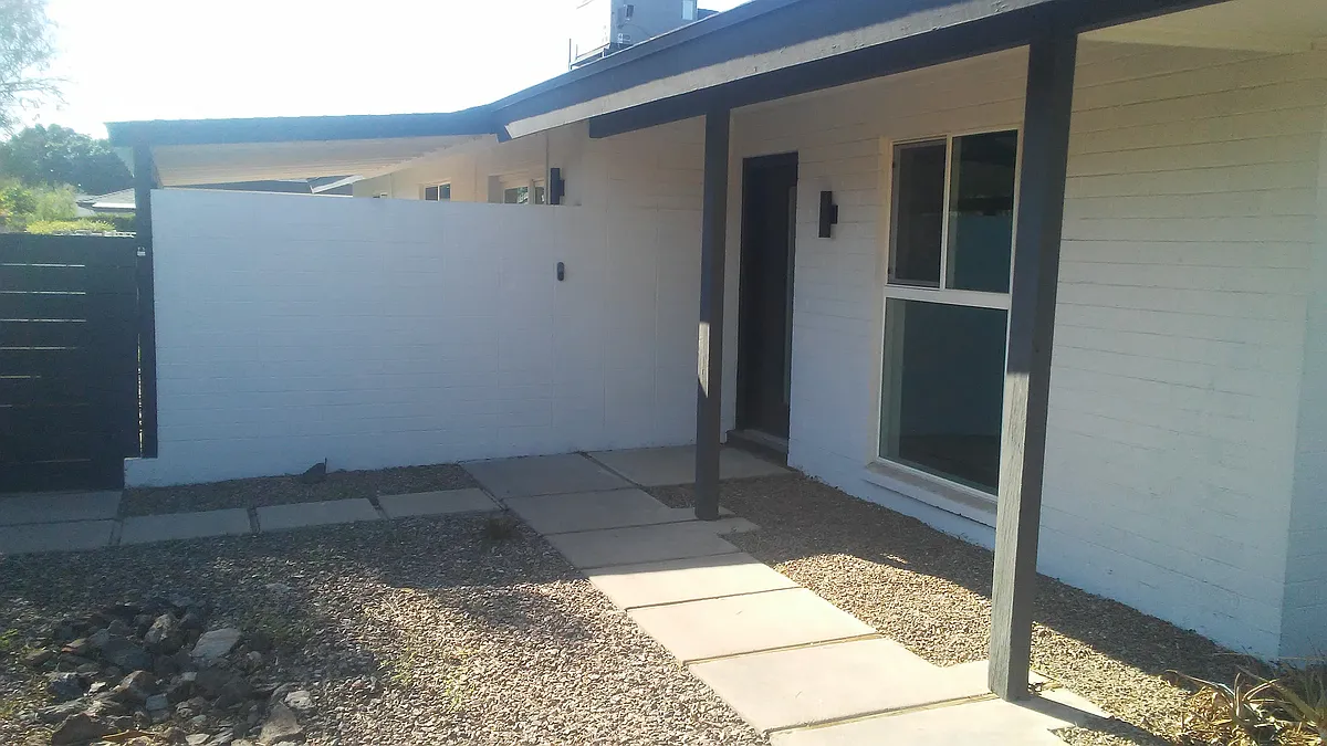 Building Photo - 1237 E La Jolla Dr #3