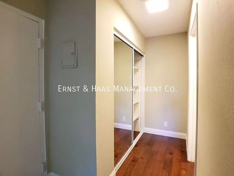 225 W 6th St #407 — Photo 6