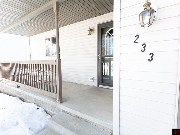 3rd image of 233 Foxborough Ln