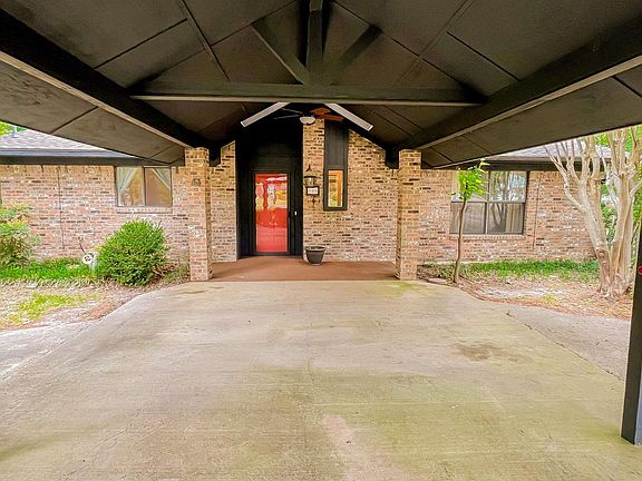2nd image of 326 Lakeview Dr