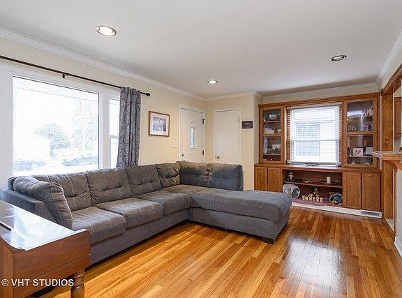 2nd image of 170 S Seymour Ave