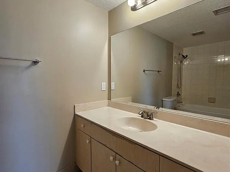 1049 Golden Lakes Blvd #115 — Photo 13