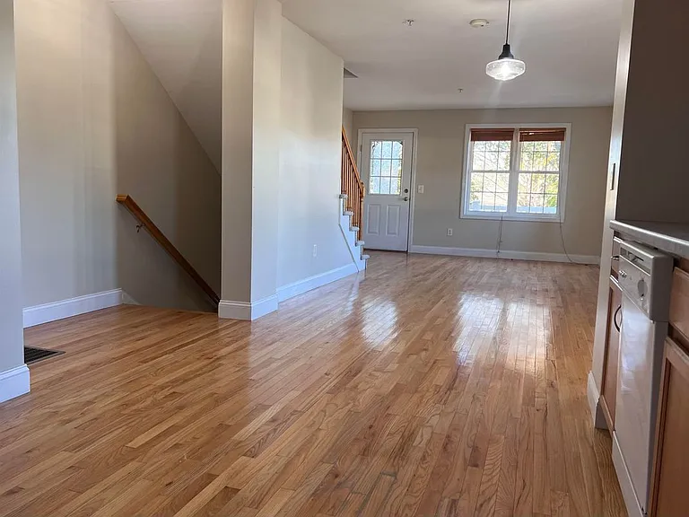 20 Portsmouth Ave #D — Photo 4