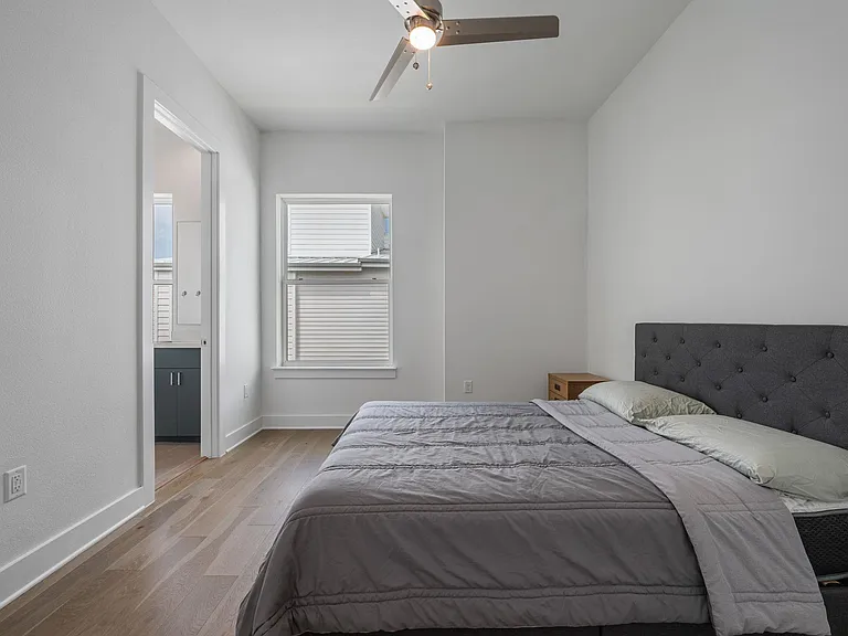 3810 Berkman Dr — Photo 24