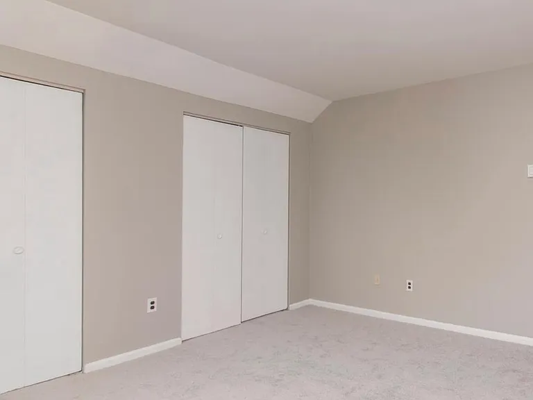 276 Colwyn Ter #1 — Photo 10