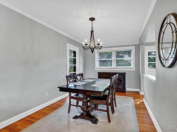 5th image of 11 Hedgewood Ln