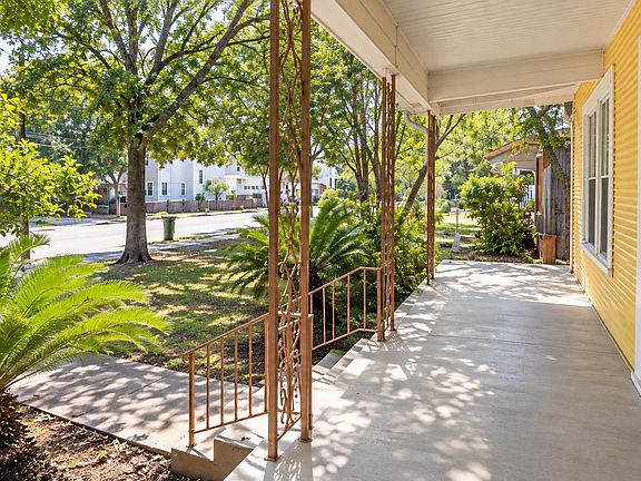 2nd image of 3504 Duval St