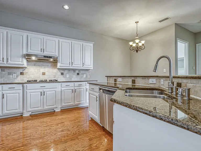6533 Riveredge Dr — Photo 10