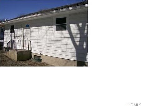2nd image of 281 Quaker Rd