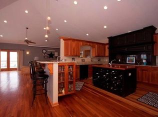 5352 Easy St, Waunakee, WI 53597