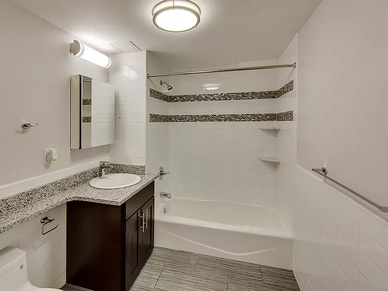 26-25 28th St #3E — Photo 7