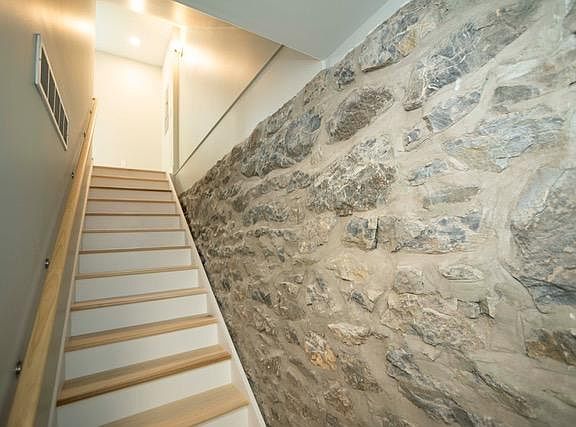 4th image of 519 Ferry St #1