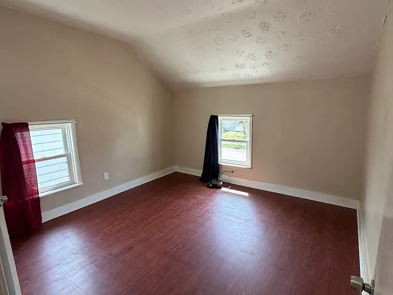 522 E Ward St — Photo 25