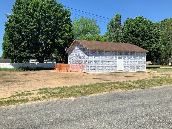 2nd image of 209 Lincoln St