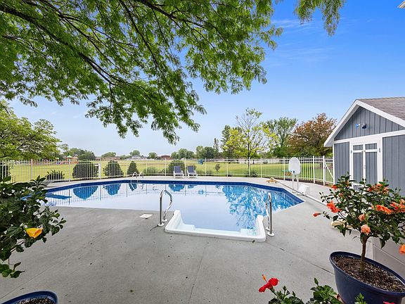 2nd image of 11611 Glenview Dr