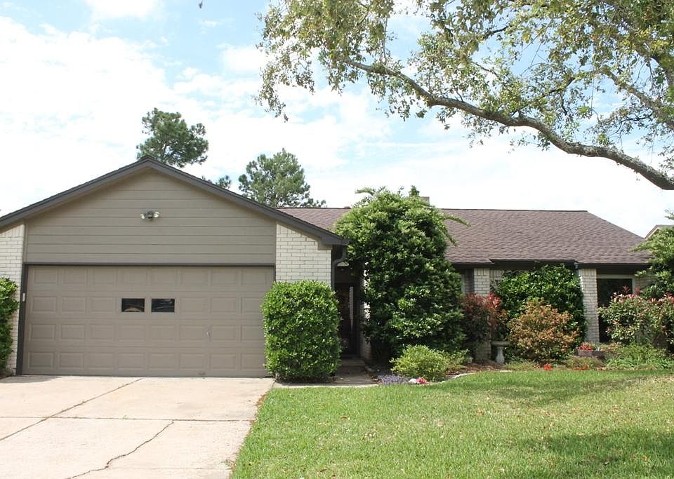 1st image of 609 Woodcombe Dr