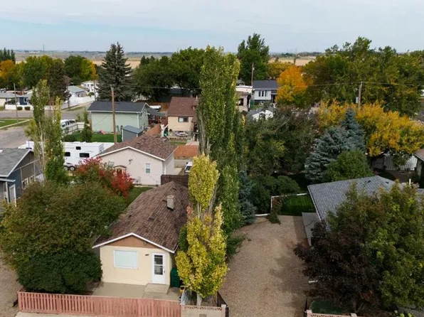 1207 S 41st Ave N, Lethbridge, AB T1H 6B3