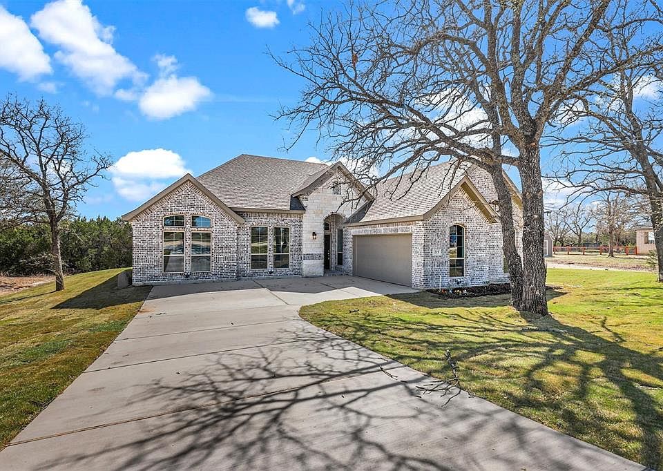 1st image of 215 Cottongame Dr