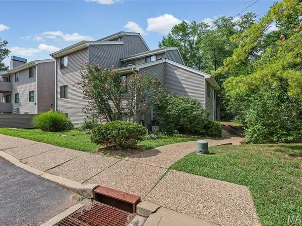 1333 Prospect Village Ln APT A, Ballwin, MO 63021