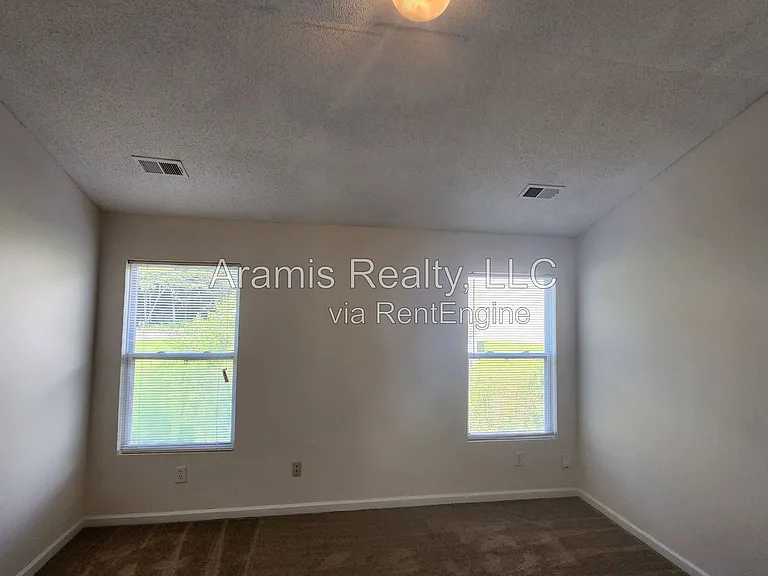 2847 Laurel Ridge Cir — Photo 8